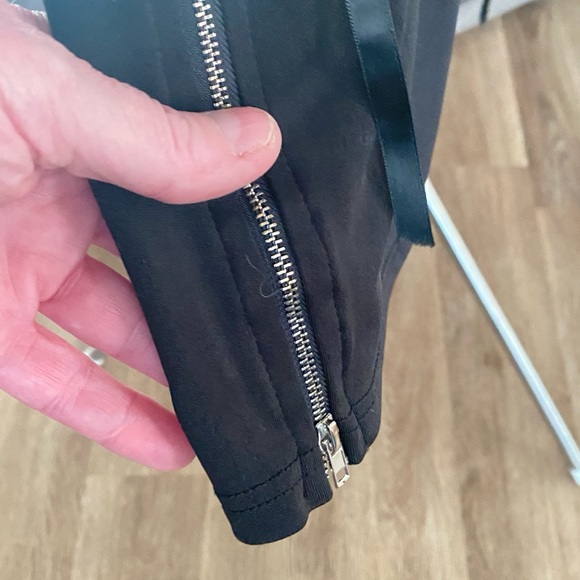 2X crop punk-ish pants with tie options on sides. Can fit 1X too! - Picture 2 of 7